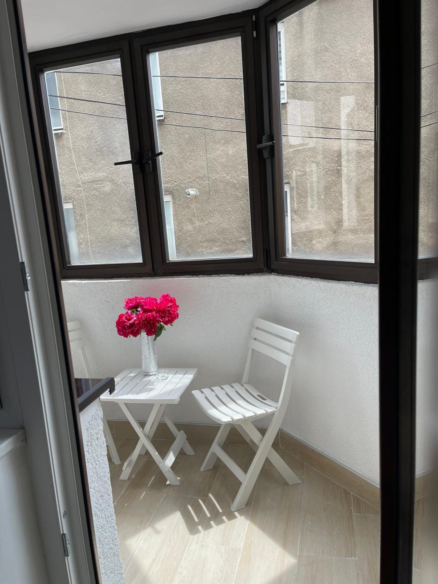 Apartmani "U Gostima" Sarajevo Centar - Apartments "Be Our Guest" Sarajevo Center Exterior photo